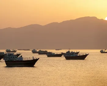 Seis embarcações transitaram pelo Estreito de Ormuz nas últimas 24 horas