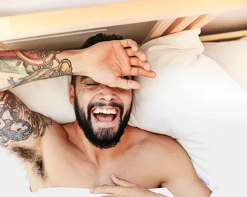 Sexóloga explica por que mulheres preferem homens que gemem no sexo