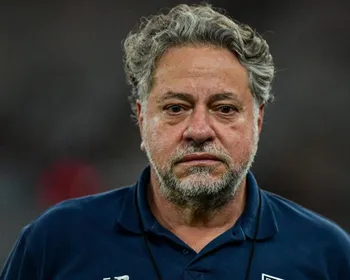 Testemunhas dizem que Casares
retirava
R$ 100 mil por mês do São Paulo