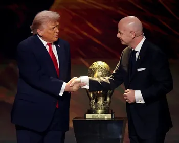 Trump admite pedido à Fifa sobre cartão e ataca árbitro brasileiro
