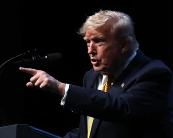 Trump cumpre ameaça e impõe tarifa de 25% a produtos brasileiros
