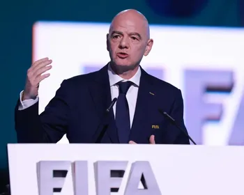 Uefa pressiona Gianni Infantino a deixar presidência da Fifa, diz jornal