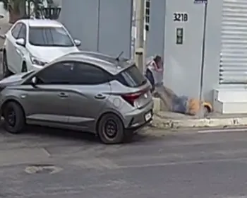 VÍDEO: câmera registra momento em que pai é morto a tiros na frente da filha