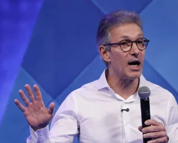 Zema diz querer aperfeiçoar Bolsa Família para evitar "imprestáveis"