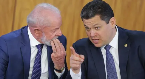 Após reunião com Lula, Alcolumbre libera PEC da Segurança e fim da 6x1