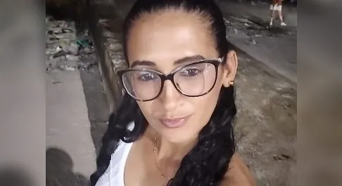 Mulher baleada na frente do filho morre após quase duas semanas no HGE