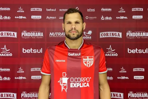 
				Alagoano e ex-CRB: conheça Alan James, novo atacante do CSA
			
			