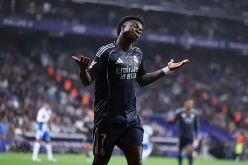 
				Apesar de interesse do Arsenal, Vini Jr deve seguir no Real Madrid
			
			