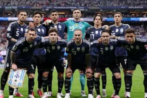 
				Argentina enfrenta problemas e tem voo adiado dias antes da final da Copa
			
			