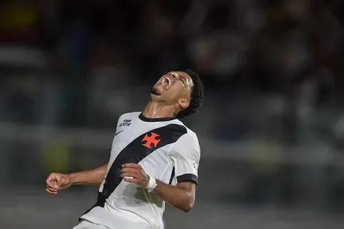 
				Brenner tem lesão confirmada e desfalca o Vasco por 45 dias
			
			