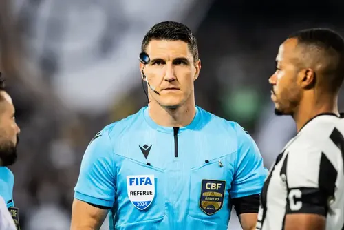 
				CBF define arbitragem para Mirassol x Flamengo pelo Brasileirão
			
			