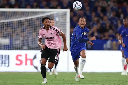 
				Chelsea volta a perder na pré-temporada, e brasileiros passam em branco
			
			