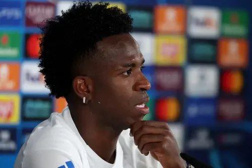 
				Com Arsenal de olho, Vini Jr se reapresenta ao Real Madrid
			
			