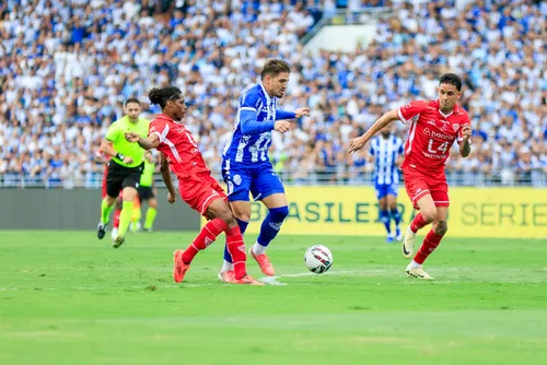 
				Veja os melhores momentos: CSA marca no último lance, vence São Luiz e avança: 2 a 1
			
			
