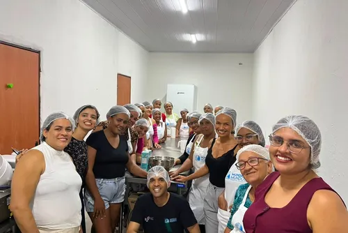 
				Com receitas inovadoras utilizando sururu, projeto inicia aulas gratuitas de gastronomia para 120 mulheres
			
			