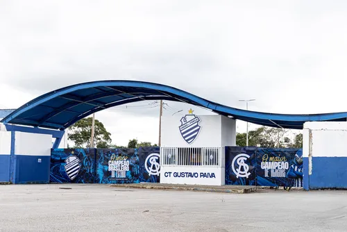 
				Confira como ficou a nova fachada do CT do CSA, reformada com apoio da torcida
			
			