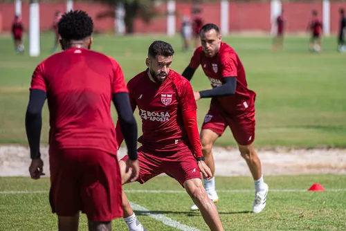 
				CRB finaliza preparação antes de viagem para enfrentar o Avaí pela Série B
			
			