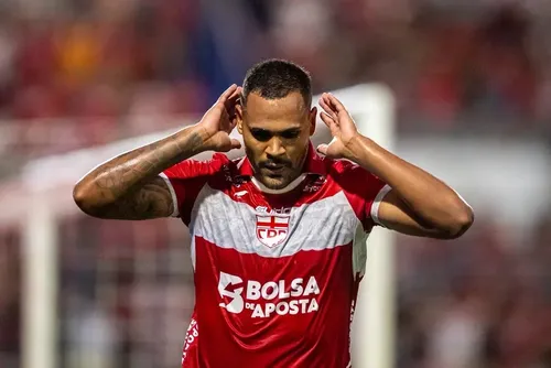 
				CRB encara Ceará em crise e mira salto na tabela da Série B
			
			