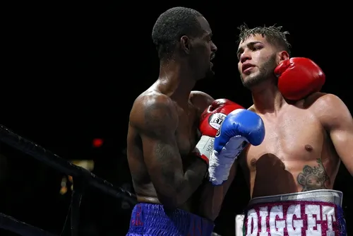 
				Ex-boxeador Prichard Colón morre após 11 anos em estado vegetativo
			
			