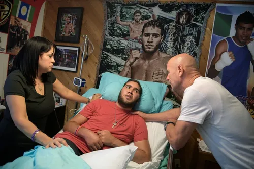 
				Ex-boxeador Prichard Colón morre após 11 anos em estado vegetativo
			
			