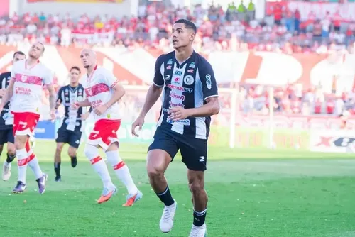 
				Executivo garante permanência de Alex Bruno no ASA: "Fica até o jogo do acesso"
			
			