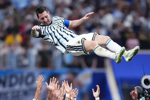 
				FBI investiga Federação Argentina por fraude durante a Copa nos EUA
			
			
