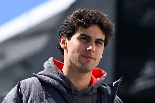 
				Gabriel Bortoleto responde a Fernando Alonso: 'É assim que as coisas são agora'
			
			