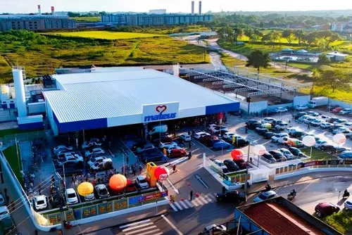 
				Gigante dos supermercados fecha 28 lojas e demite 6,6 mil funcionários
			
			