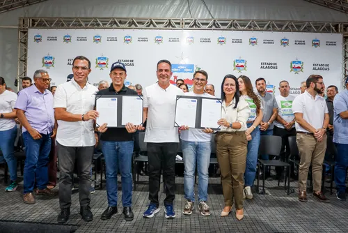 
				Governo entrega trecho duplicado da AL-220 em Olho d’Água das Flores
			
			