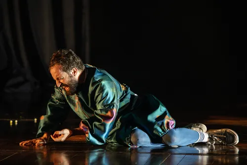 
				Gregório Duvivier fala sobre poesia, IA e política antes de apresentar 'O Céu da Língua'
			
			