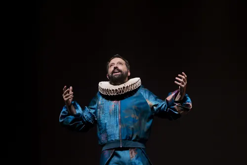 
				Gregório Duvivier fala sobre poesia, IA e política antes de apresentar 'O Céu da Língua'
			
			