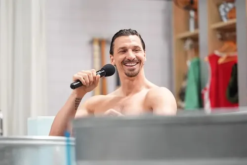 
				Ibrahimovic detona Paredes após briga na final da Copa: 'Teria lhe dado'
			
			