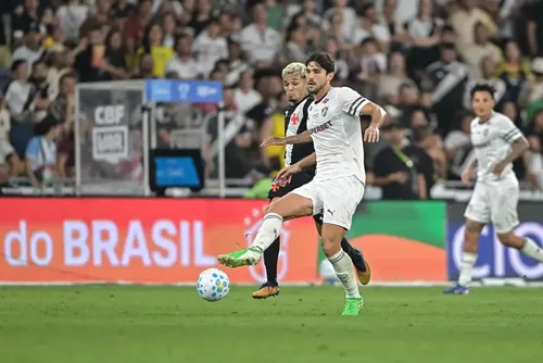 
				Igor Rabello analisa falta de oportunidades no Fluminense: 'Me prejudicou'
			
			