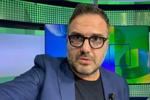
				Jornalista esportivo é encontrado morto a tiros e carbonizado
			
			