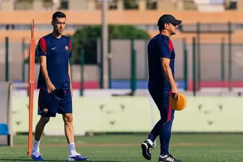 
				Lenda do Barcelona retorna ao clube como auxiliar de Belletti
			
			