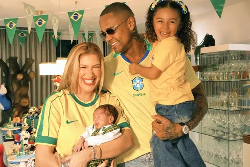 
				Lore Improta revela decisão para evitar nova gravidez e reação de Léo Santana surpreende
			
			