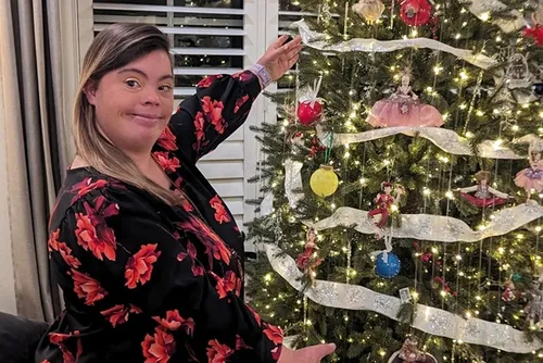 
				Morre Cristina Sanz, estrela de reality sobre Síndrome de Down
			
			