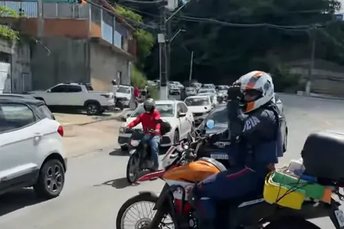 
				Motociclista sofre fratura exposta após ser atingido por veículo na Ladeira Geraldo Melo
			
			