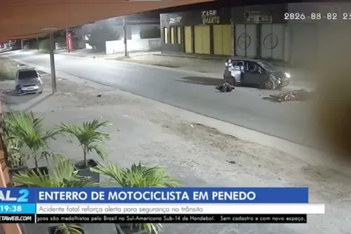 
				Mototaxista de 51 anos é enterrado após morrer em acidente registrado por câmeras em Penedo
			
			