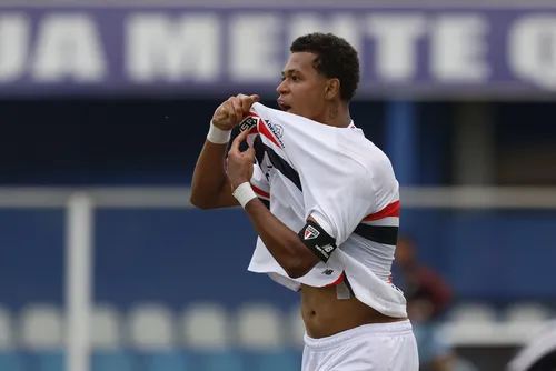 
				Negociação de joia alagoana do São Paulo gera revolta entre a torcida; entenda
			
			