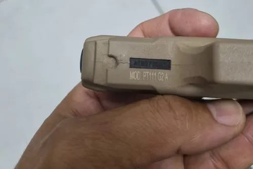 
				Pistola é apreendida após suspeito de matar adolescente morrer em confronto em Murici
			
			