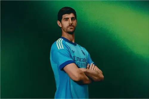 
				Real Madrid aposta em uniforme verde para a temporada 2026/27; veja
			
			