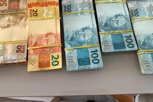 
				Servidores públicos são afastados em operação da PF que investiga corrupção em obras de Murici
			
			