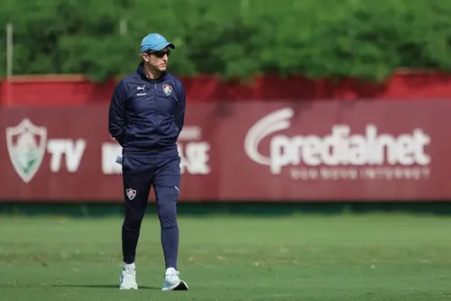 
				Thiago Silva estreia contra o Grêmio e tem planejamento definido pelo Fluminense
			
			