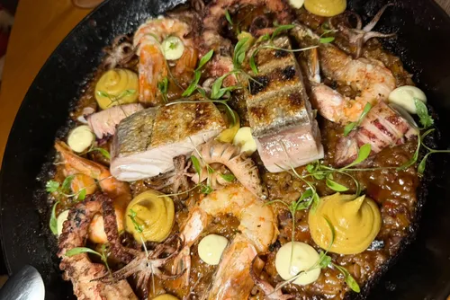 
				Toá Rooftop do Chef Vitor Generoso lança novos pratos
			
			