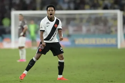 
				Vasco chama atenção pela evolução física após pausa para a Copa do Mundo
			
			