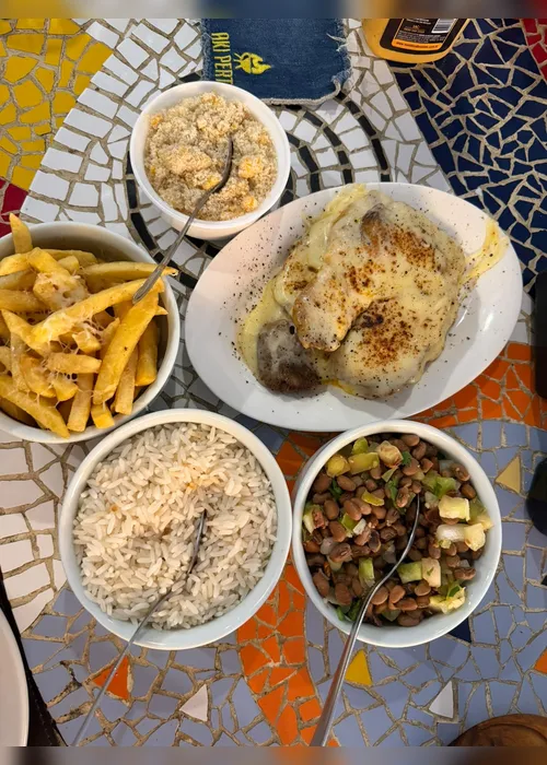 
				Aki Perto reúne petiscos caprichados e um dos melhores cordeiros guisados dos últimos tempos
			
			