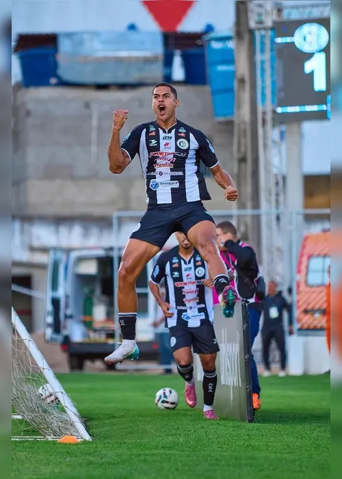 
				Alex Bruno desperta interesse nacional, mas ASA faz jogo duro por atacante
			
			