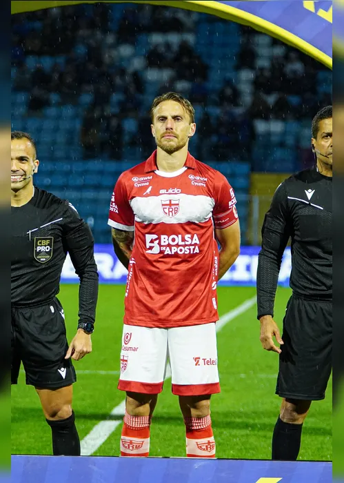 
				Bressan dá a volta por cima e vira peça-chave do CRB na Série B
			
			