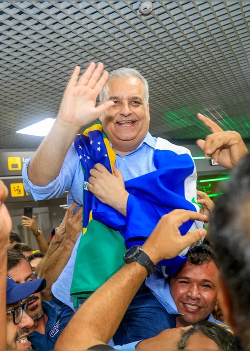 
				Escolhido vice, Alfredo prega união em Alagoas: “Apoiaremos quem apoiar Flávio"
			
			
